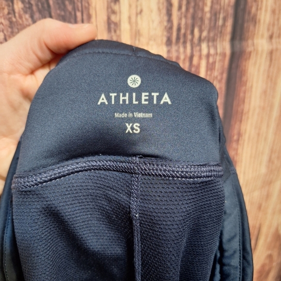 Athleta Dresses & Skirts - Athleta Navy Womens Athletic Twnnis Skirt With Built In Shorts Womens Size XS!